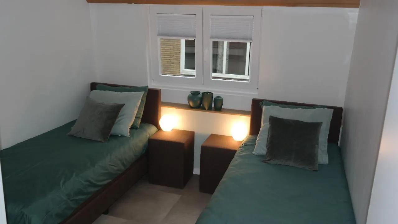 The Rooftop - A Trendy New Apartment With Airconditioning, Large Terrace & Free Parking Ostend