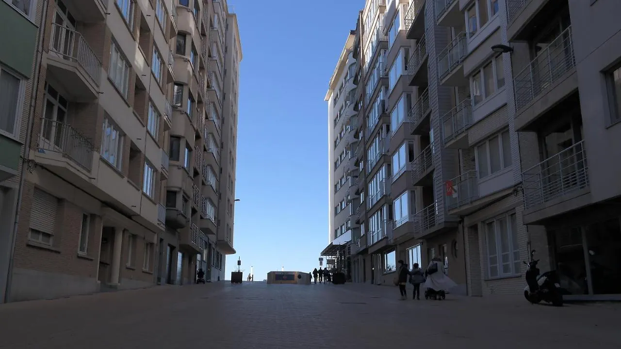 The Rooftop - A Trendy New Apartment With Airconditioning, Large Terrace & Free Parking Ostend